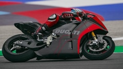 Ducati mostra la sua prima moto elettrica da corsa: la vedremo in gara in MotoE Ducati mostra la sua prima moto elettrica da corsa: la vedremo in gara in MotoE