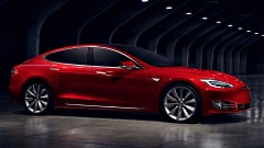 Tesla potrebbe far marcia indietro e implementare il classico clacson Tesla potrebbe far marcia indietro e implementare il classico clacson