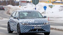 C'è la nuova Hyundai Ioniq 5 N dietro questa scacchiera C'è la nuova Hyundai Ioniq 5 N dietro questa scacchiera