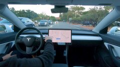 La guida autonoma di Tesla si prepara al lancio La guida autonoma di Tesla si prepara al lancio
