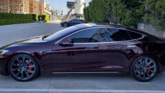 Musk annuncia (almeno) due nuovi colori per Tesla Musk annuncia (almeno) due nuovi colori per Tesla