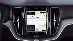 Waze dimentica i problemi con Android Auto e arriva su Volvo e Polestar 2 Waze dimentica i problemi con Android Auto e arriva su Volvo e Polestar 2