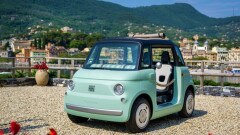 Ammirate la nuova Fiat Topolino, la microcar che ricorda gli anni '60 Ammirate la nuova Fiat Topolino, la microcar che ricorda gli anni '60
