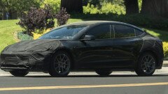 Dalla Cina spuntano altri indizi: la nuova Tesla Model 3 è sempre più vicina Dalla Cina spuntano altri indizi: la nuova Tesla Model 3 è sempre più vicina