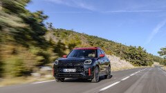 Mini svela la nuova Countryman JWC ALL4: 300 CV e desiderarne di più Mini svela la nuova Countryman JWC ALL4: 300 CV e desiderarne di più