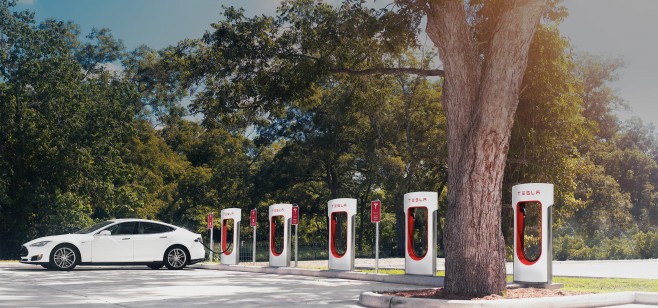 Tesla aggiorna la mappa Supercharger: crescita costante in Europa Tesla aggiorna la mappa Supercharger: crescita costante in Europa