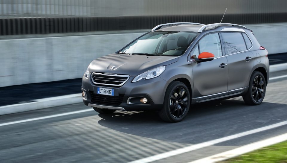 Peugeot 2008 PureTech Turbo 110 Black Matt (67 punti)