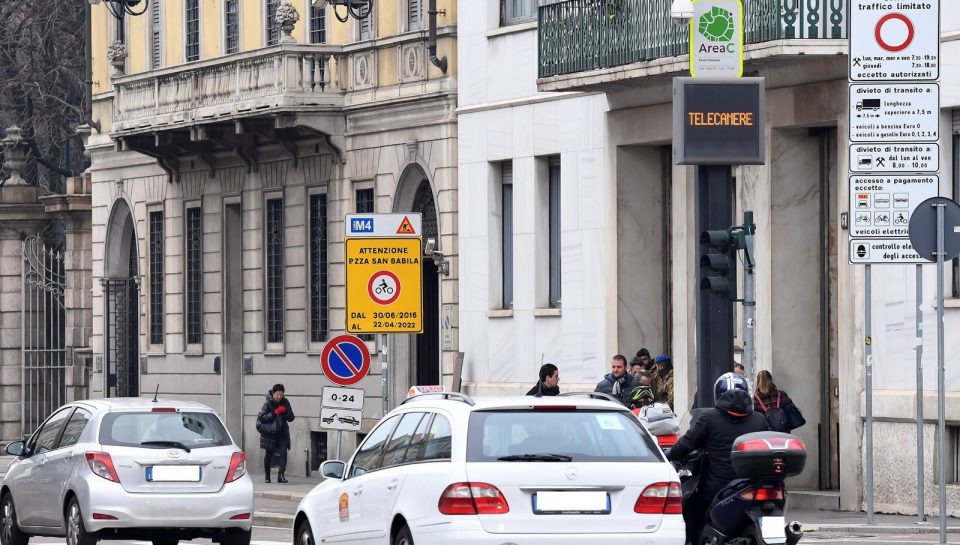 Smog:Milano,da oggi ticket accesso centro anche gpl e metano