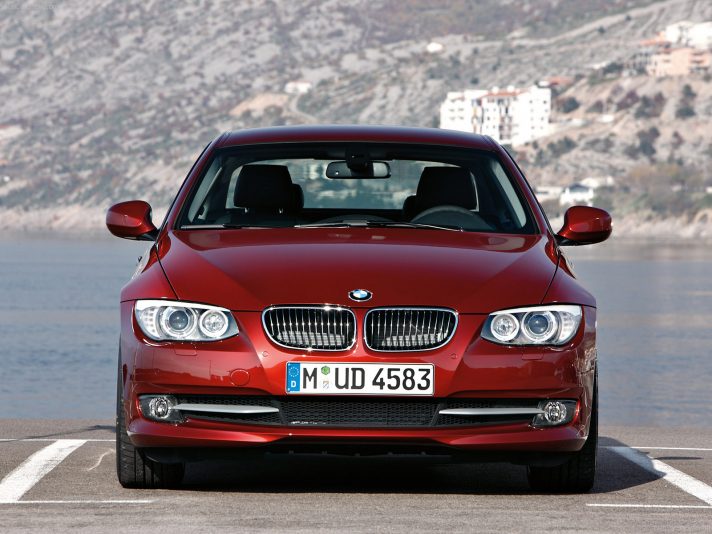 BMW 330i xDrive Coupé (2012): pregi e difetti della sportiva tedesca BMW 330i xDrive Coupé (2012): pregi e difetti della sportiva tedesca