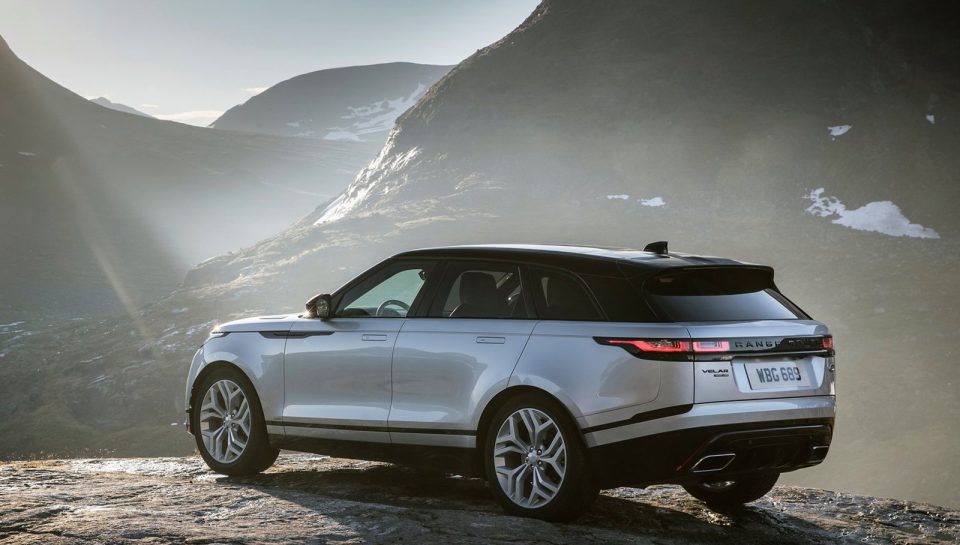 Land Rover Range Rover Velar tre quarti posteriore