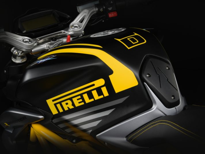 MV Agusta Dragster 800 RR Pirelli: moto e design MV Agusta Dragster 800 RR Pirelli: moto e design