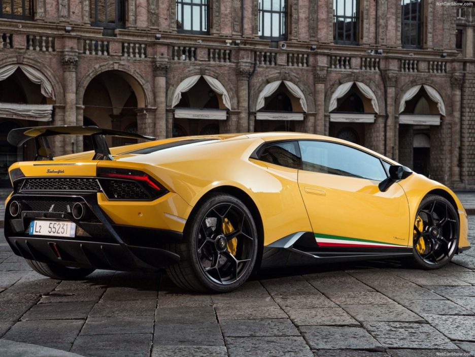 Lamborghini Huracán Performante tre quarti posteriore