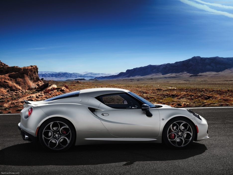 Alfa Romeo 4C profilo