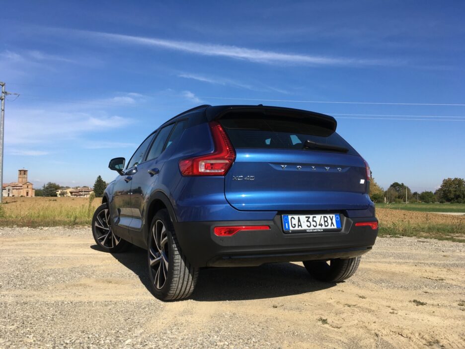 Volvo XC40 tre quarti posteriore