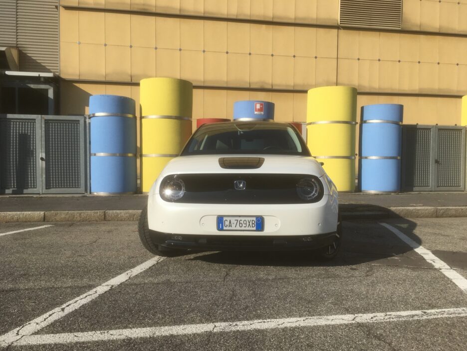 Honda e frontale