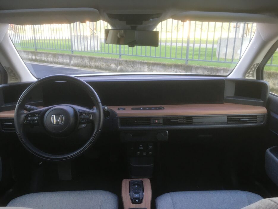 Honda e interni 2