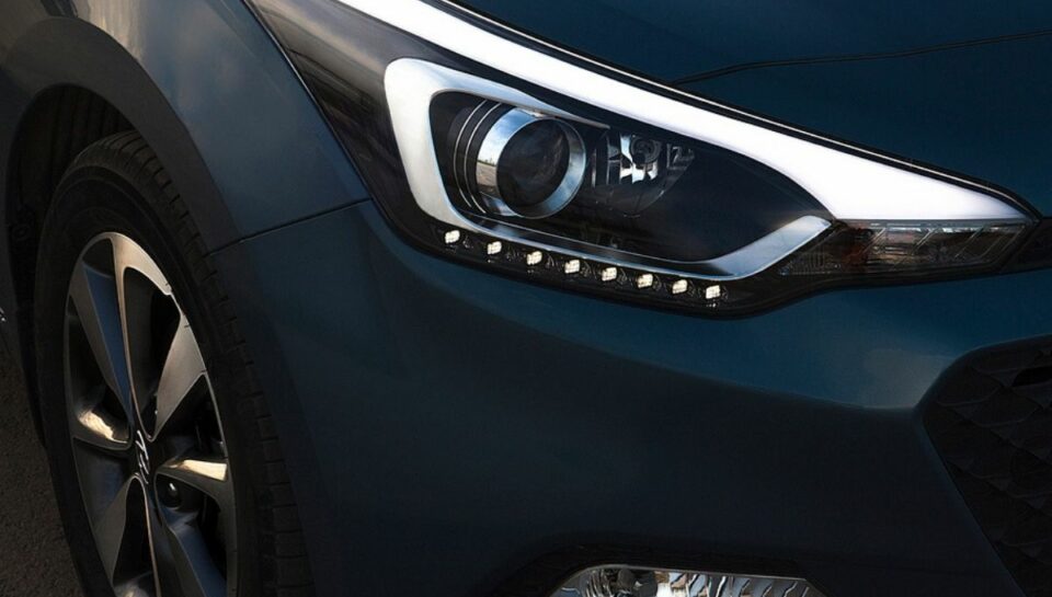 Che cosa sono i fari dell'auto a matrice di led e come funzionano Info Utili Info Utili