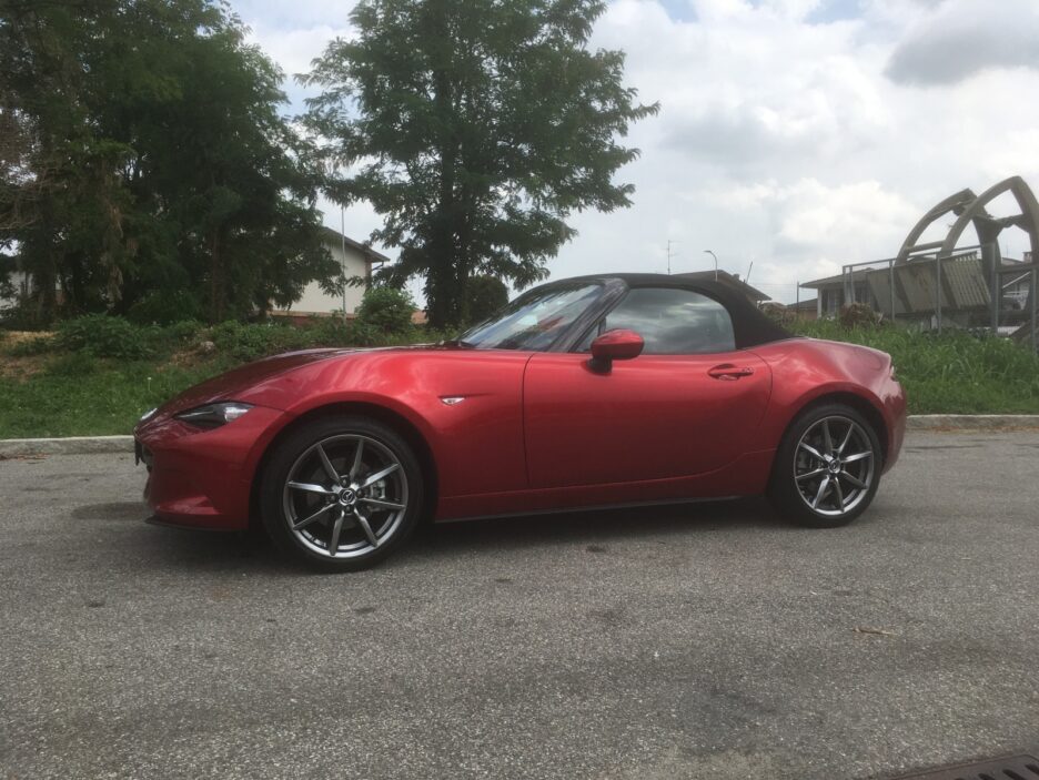 Mazda MX-5 profilo