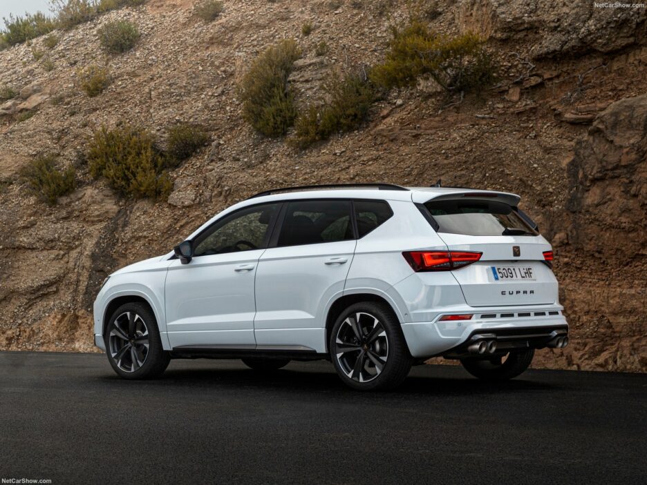 Cupra Ateca tre quarti posteriore