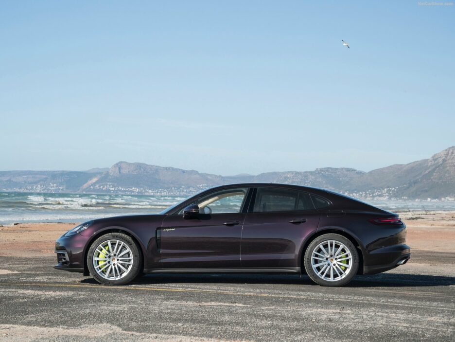 Porsche Panamera profilo