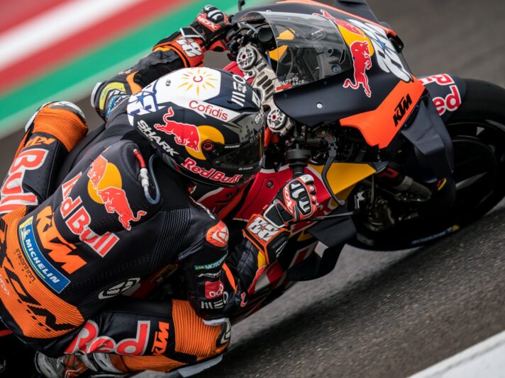MotoGP 2022: Oliveira re del bagnato in Indonesia con la KTM MotoGP 2022: Oliveira re del bagnato in Indonesia con la KTM