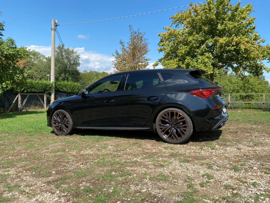 Cupra Leon profilo