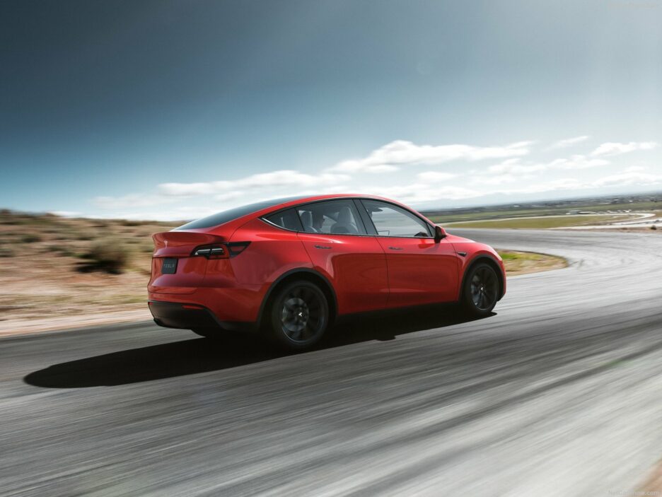 Tesla Model Y tre quarti posteriore