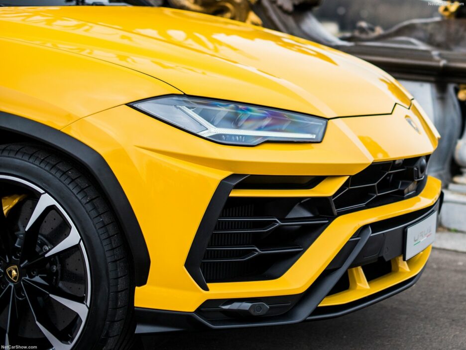 Lamborghini Urus faro anteriore