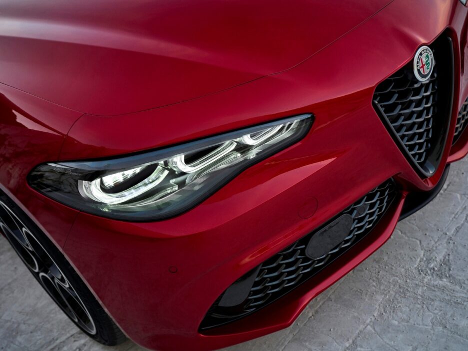 Alfa Romeo Giulia Veloce faro anteriore