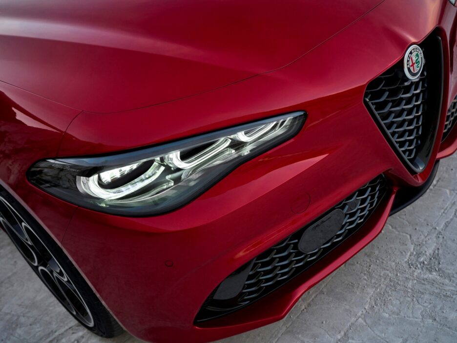 Alfa Romeo Giulia Veloce faro anteriore