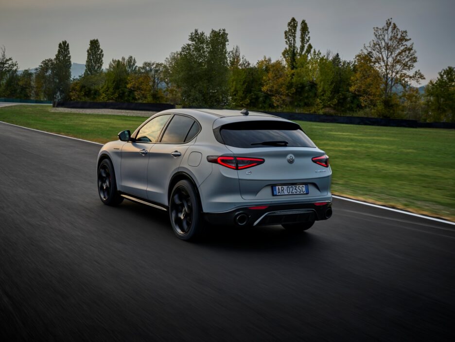 Alfa Romeo Stelvio Competizione vista dall’alto